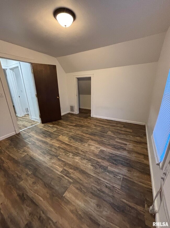 Building Photo - 707 E Nebraska Ave