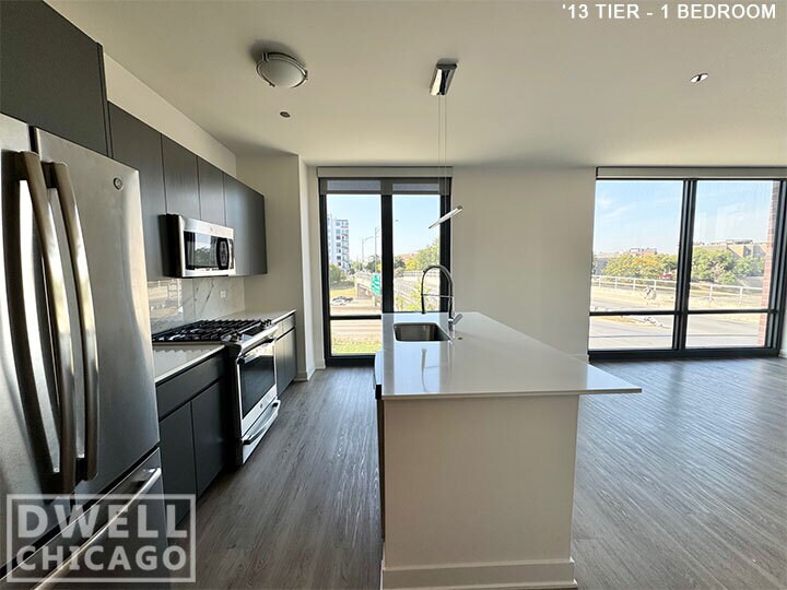 Building Photo - 710 N Aberdeen St