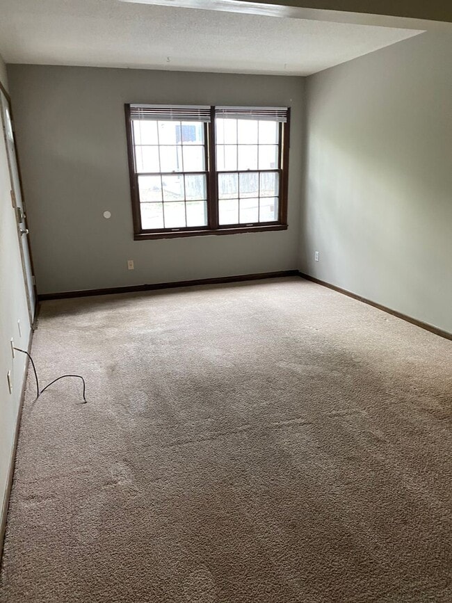 Building Photo - 2BR/1BA East Campus - Short Distance to Ca...