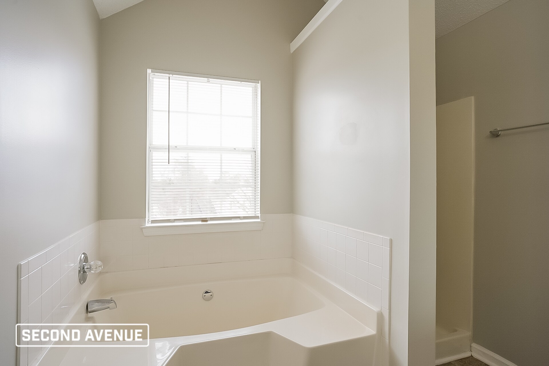 Building Photo - 2851 Knoll View Pl