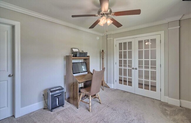 Building Photo - 258 Meadow Saffron Dr