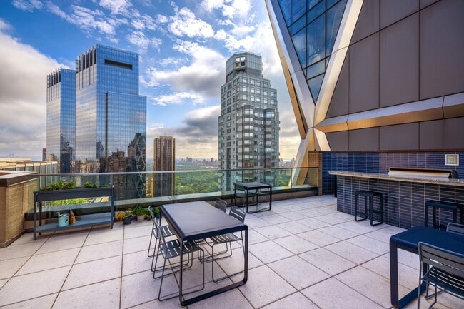 Building Photo - 322 W 57th St