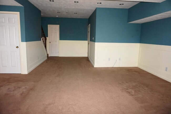 Building Photo - Charming 3Bed/2.5 Bath in Nottingham!