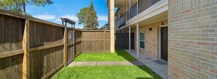 Building Photo - 16311 Luzerne Dr