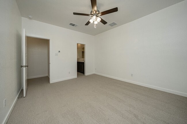 Building Photo - 8433 Adelaide Dr