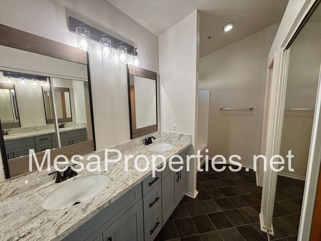Building Photo - 7680 Sun Petal Ct