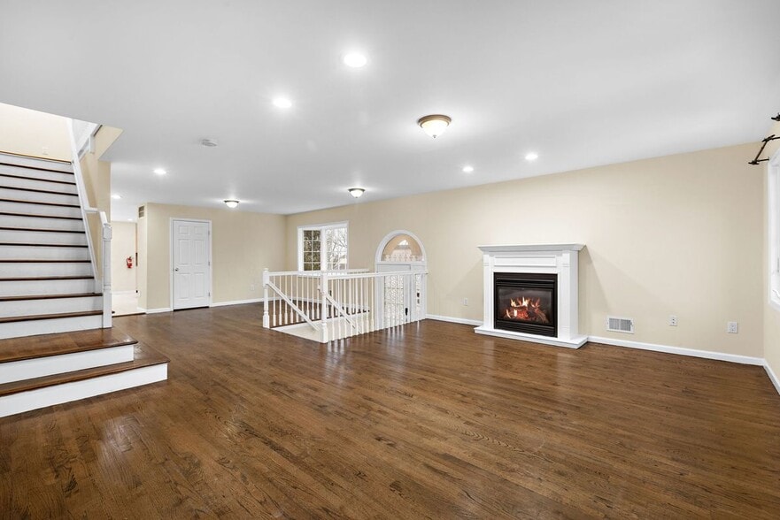 Building Photo - 12 Liberty Ct.