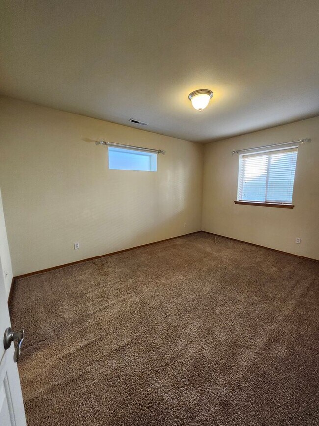 Building Photo - Welcome to 163 Keen Road in Richland!
