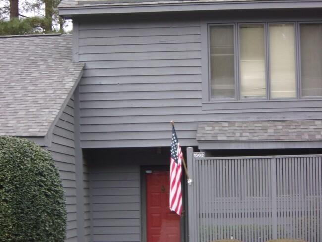 Primary Photo - 1502 Sherbrooke Cir