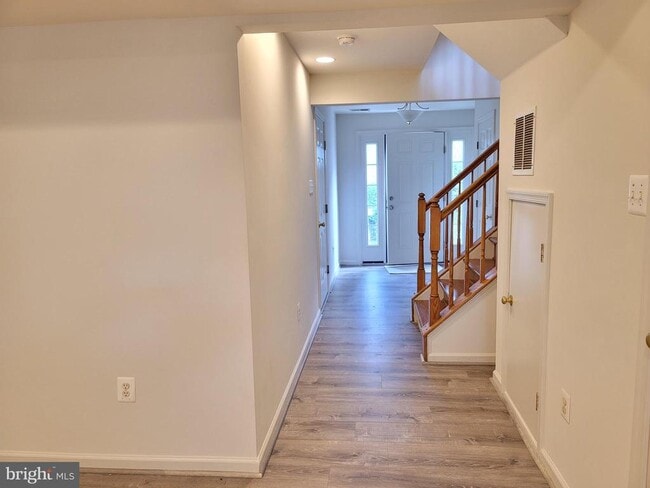 Building Photo - 7128 Fox Harbor Way