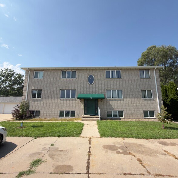Building Photo - 703 11th Avenue B Ct