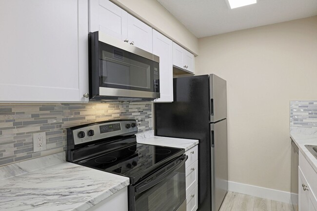 Building Photo - Mystic Gardens 5303-310