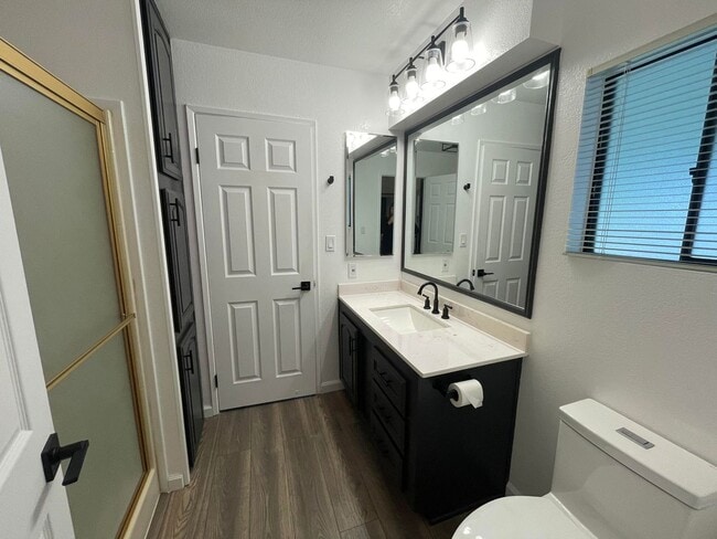 Building Photo - Beautifully remodeled Two Bedroom Two Bath...