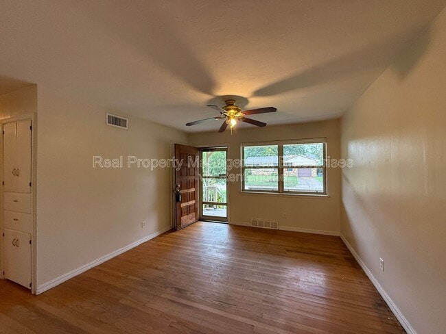 Building Photo - 5417 NW 46th Terrace