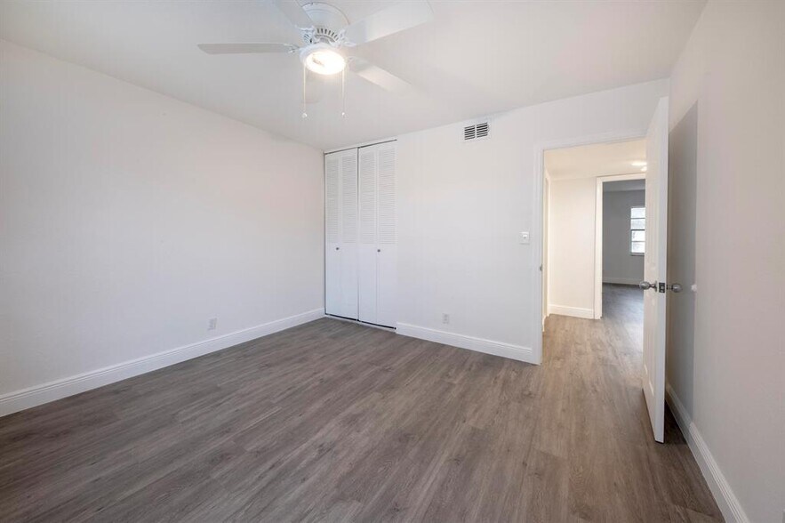 Building Photo - 8059 SW 18th Ct