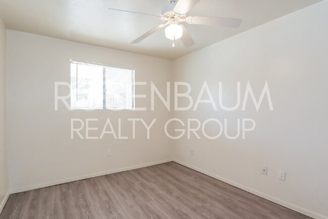 Building Photo - Spacious 1-bed, 1-bath downstairs apartmen...