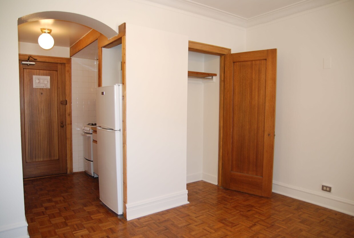 2738 N Pine Grove Ave Chicago Il Apartment Finder