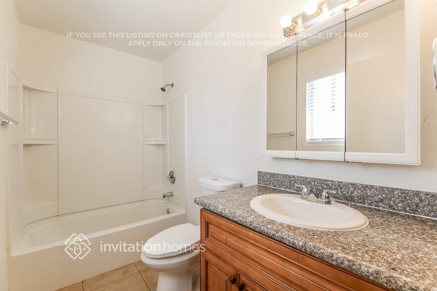 Building Photo - 817 N 95th St