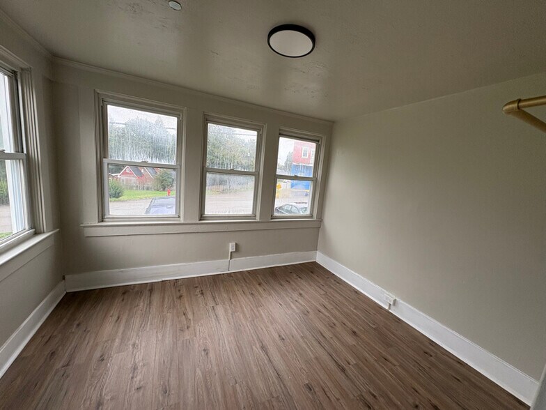 Building Photo - 208 Penn Ave