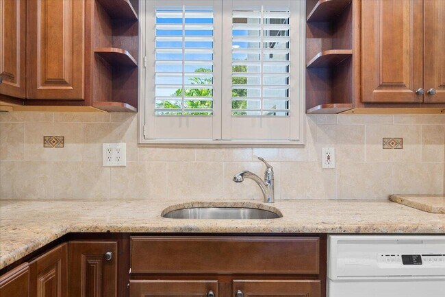 Building Photo - 1630 Seaway Dr