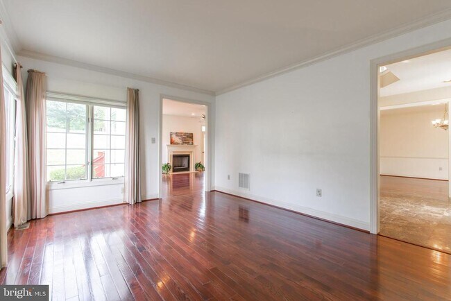 Building Photo - 17 Landon Way