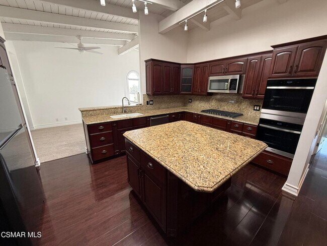 Building Photo - 914 Dunbar Ln