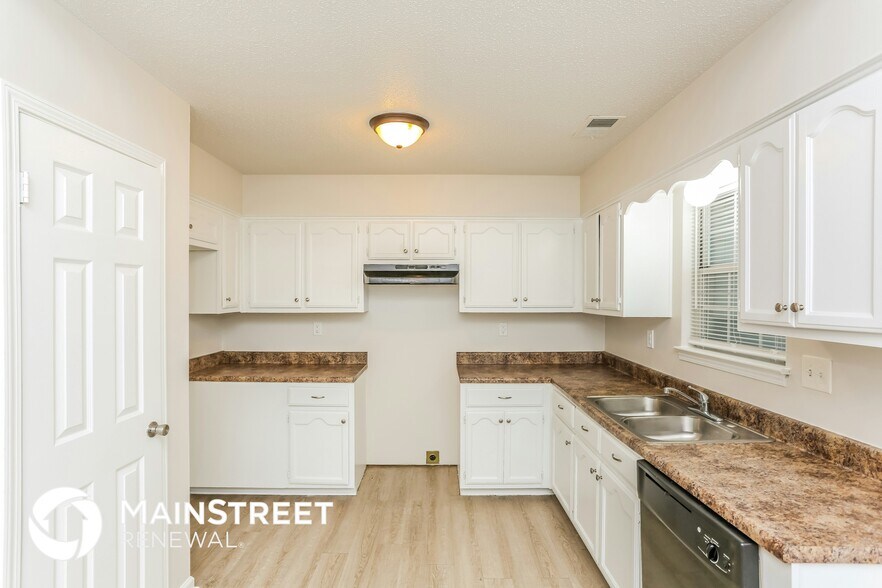 Building Photo - 5963 Cuspidon Cove