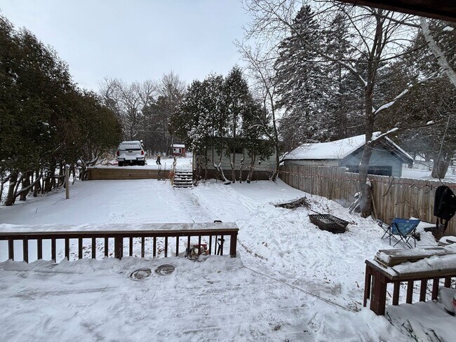 Building Photo - Duluth MN - Single Family Home - 4 Bed - 2...