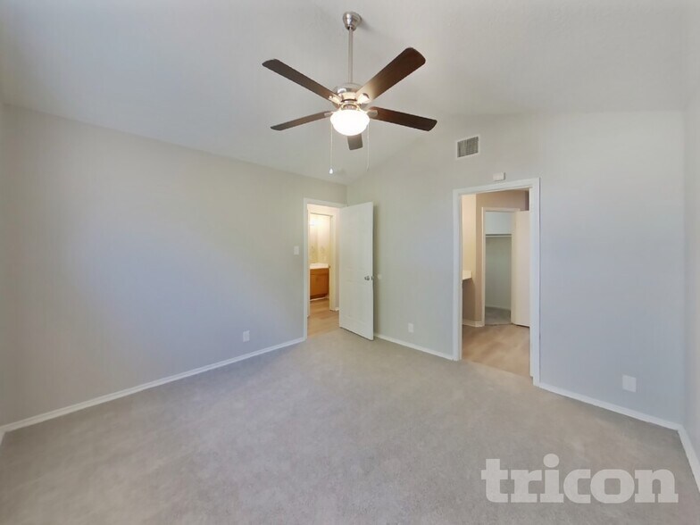 Building Photo - 10223 Canton Fld Dr