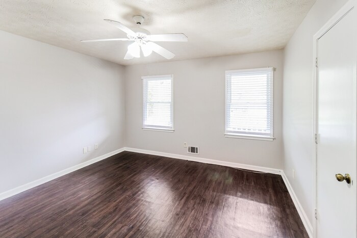 Building Photo - 1205 Masters Ln