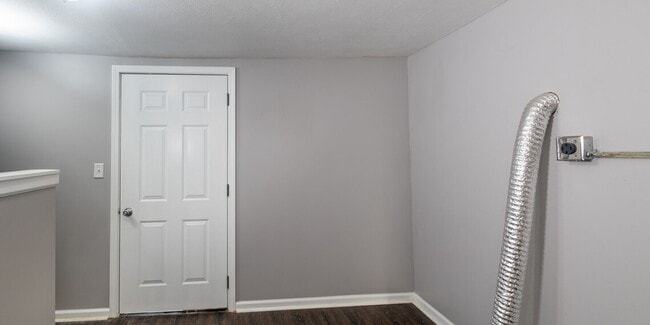 Building Photo - Renovated Home with Detached Garage & Quick Access to the Interstate