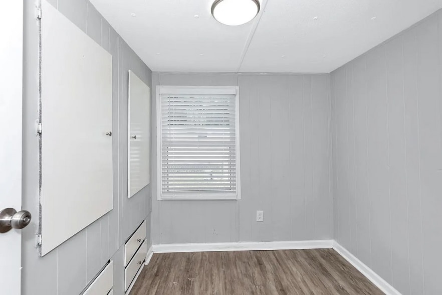 Building Photo - 415 W Limestone Rd