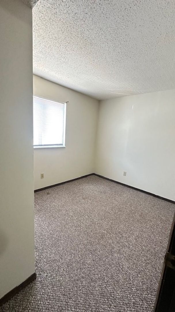 Building Photo - 22 Southwinds Cir