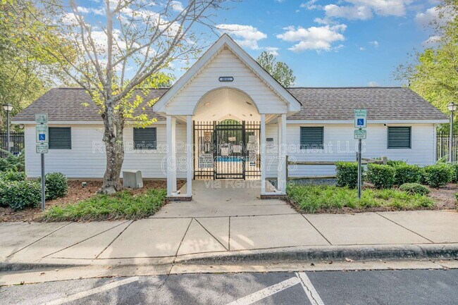 Building Photo - 16849 Greenlawn Hills Ct