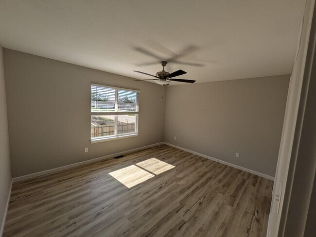 Building Photo - 9201 E Fox Pt Ct