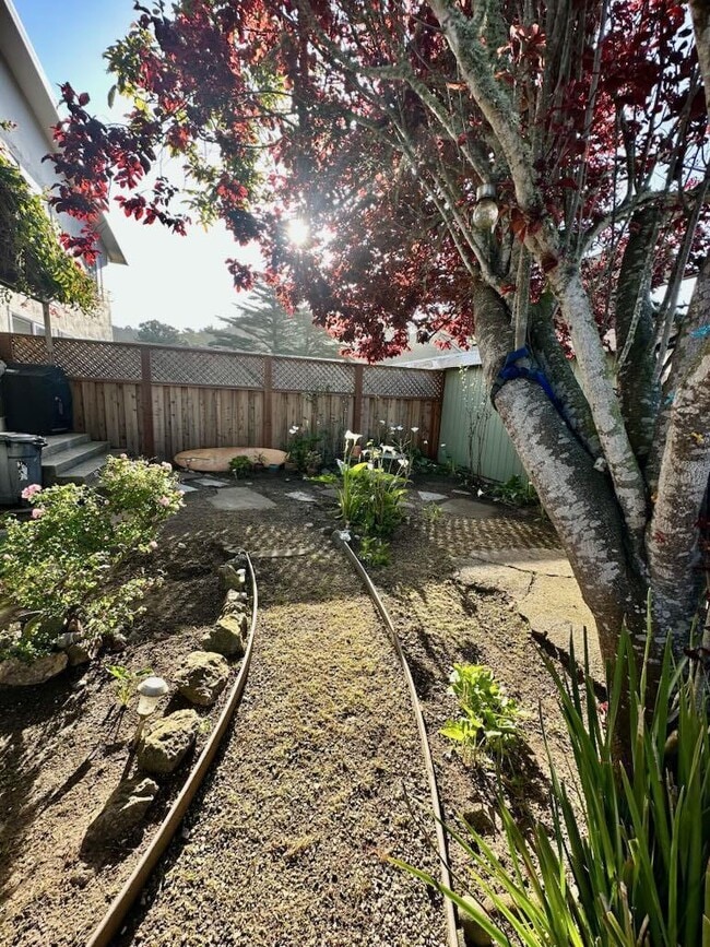 Building Photo - 160 Clarendon Rd