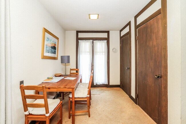 Building Photo - Furnished Lower Unit In Berkeley!
