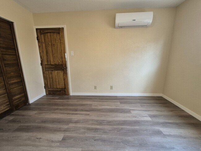 Building Photo - 4018 Sunrise Cove Dr