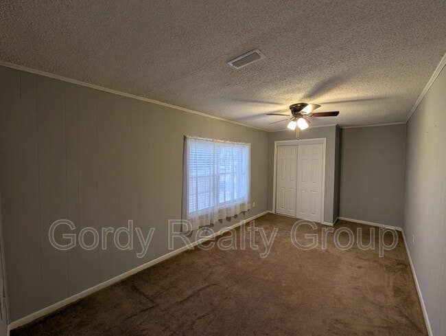 Building Photo - 6505 Blue Springs Rd