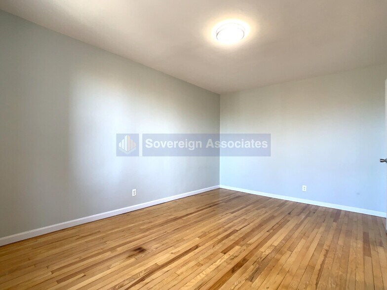 Building Photo - 500 Kappock St
