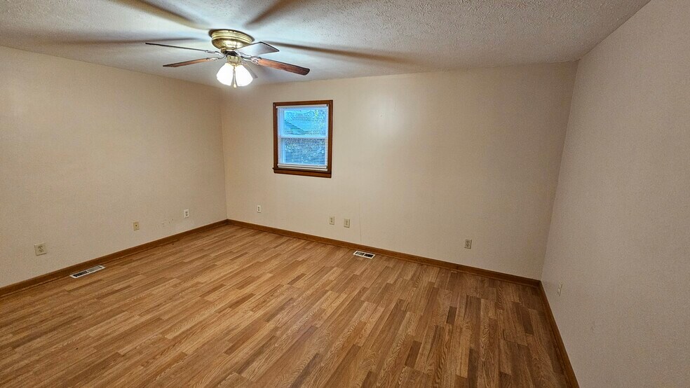 Primary Bedroom - 4242 Allmond Ave