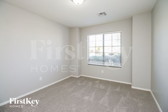 Building Photo - 3223 W Carlos Ln