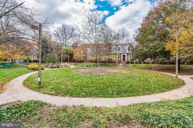 Building Photo - 1736 N Rhodes St