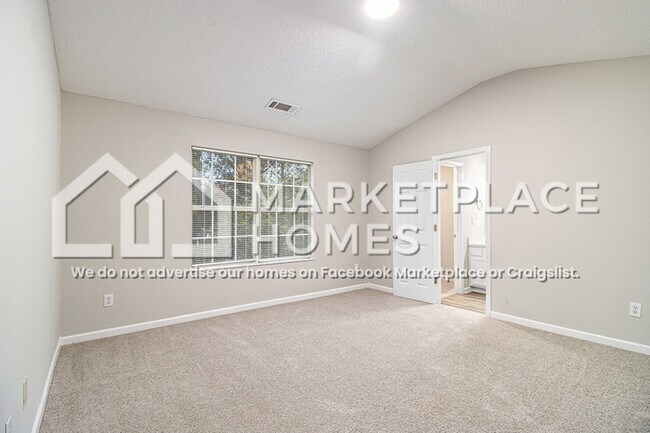 Building Photo - 6432 Parkway Trace