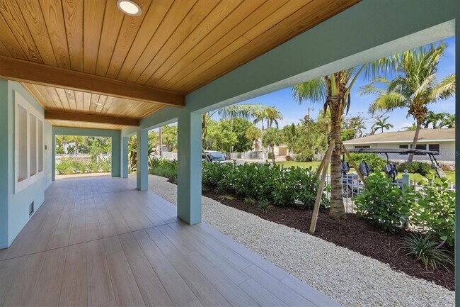 Building Photo - 115 Aqua Ln