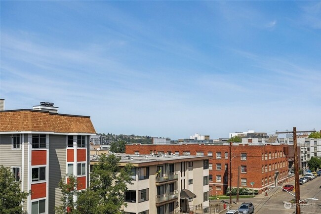 Building Photo - Studio in heart of Capitol Hill, Seattle