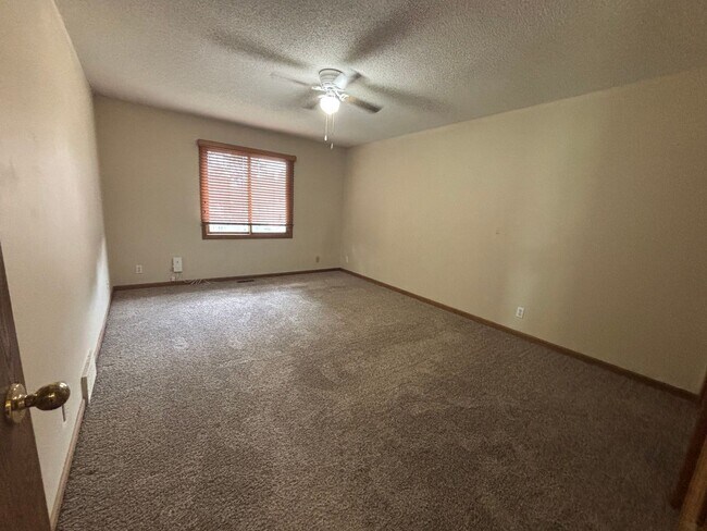 Building Photo - 2135 S 46th Ave