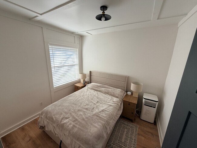 Building Photo - Remodeled One Bedroom Apartment in North Salem