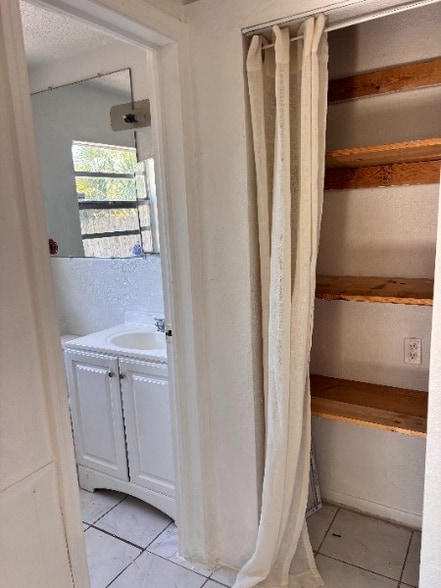 Building Photo - 1541 Newark St S