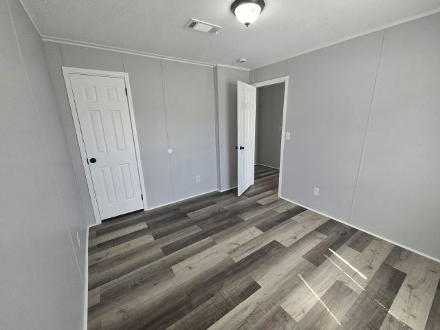 Building Photo - 1400 Banana Rd